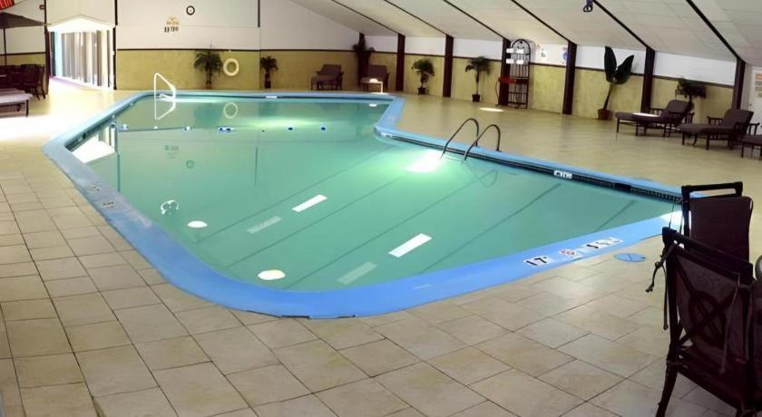 Garden Plaza Hotel سادل بروك المظهر الخارجي الصورة