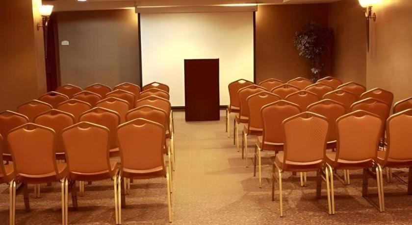 Garden Plaza Hotel سادل بروك المظهر الخارجي الصورة