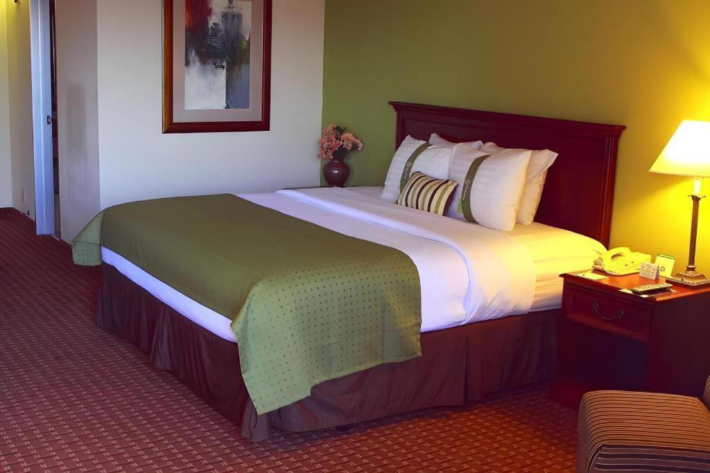 Garden Plaza Hotel سادل بروك المظهر الخارجي الصورة