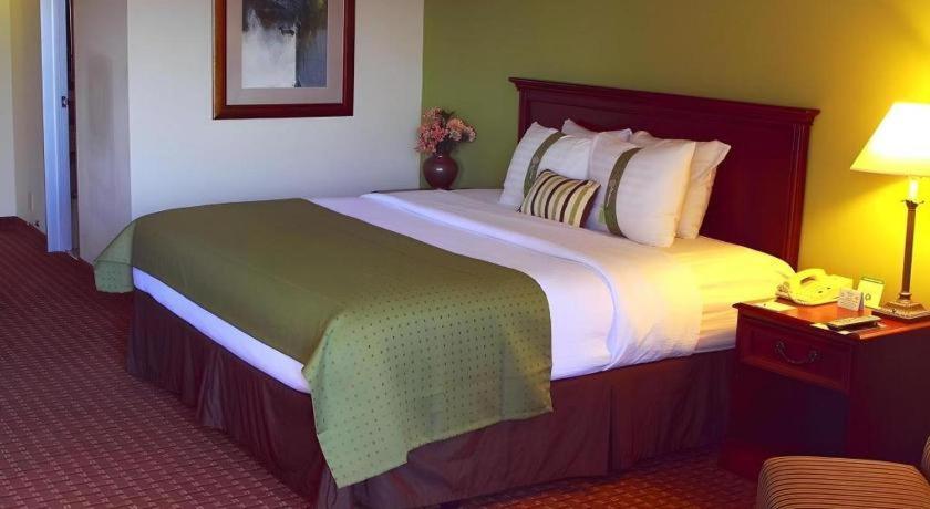 Garden Plaza Hotel سادل بروك المظهر الخارجي الصورة